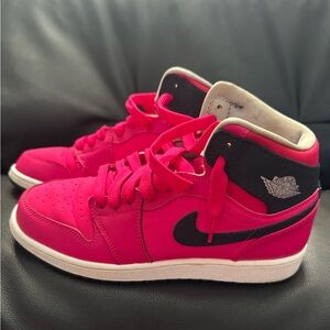 Jordan 1 Retro High Vivid Pink